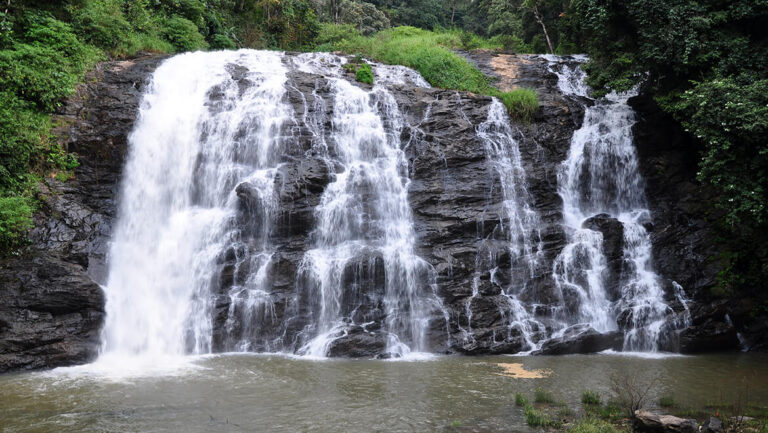 know-about-world-most-rain-places-in-india