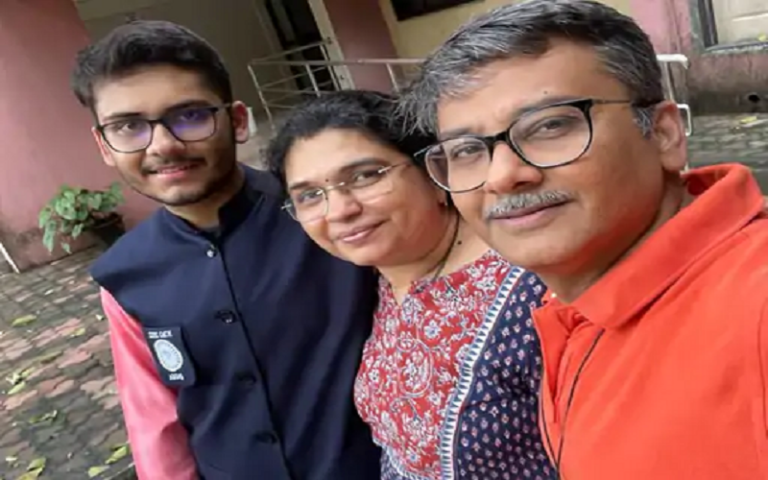 surat-mahit-first-in-jee-mains-with-99-99-percentile-gujarat-first-find-out-what-parents-said