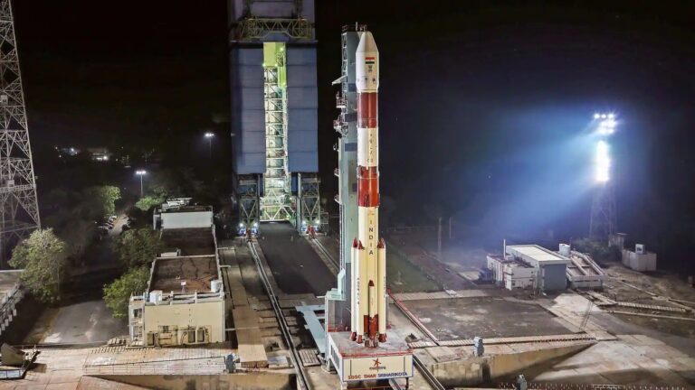 ISRO will create a big history at midnight today! 36 satellites will be simultaneously launched into space