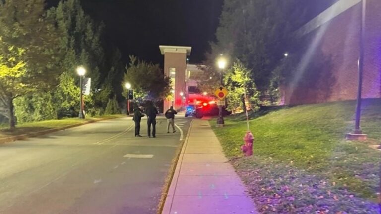 Firing in the University of Virginia in America! Three people died in the incident