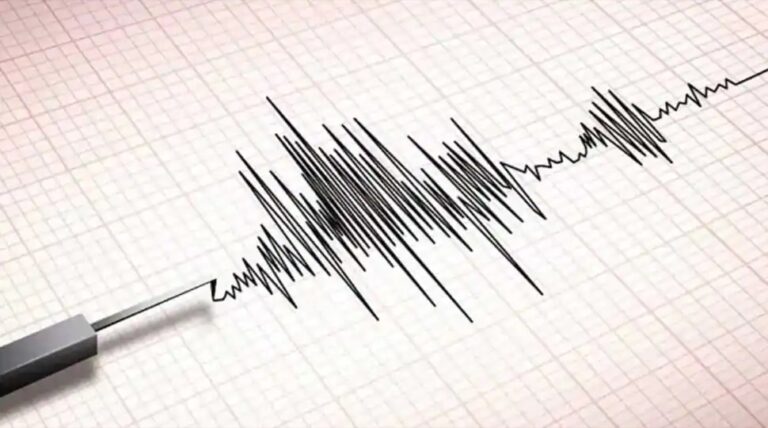 Many areas of North India including Delhi-UP-Uttarakhand shook! 6 dead including 4 children in Nepal due to earthquake