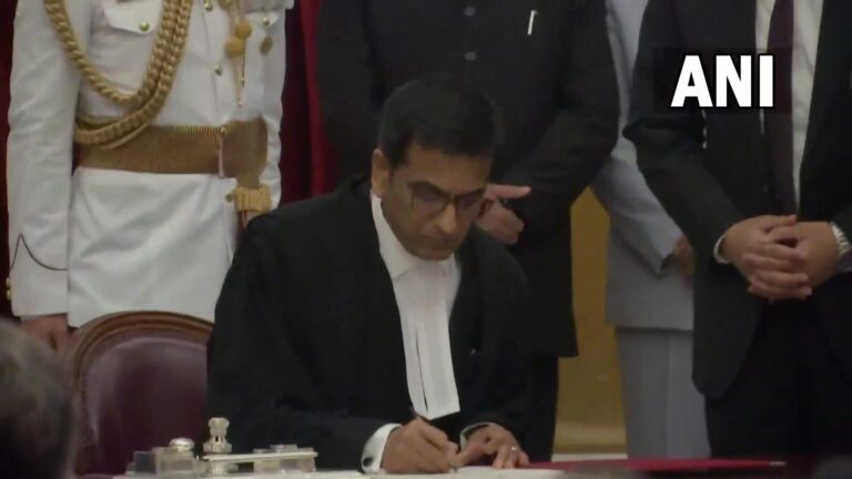 DY Chandrachud became the country's 50th CJI! Oath taken by President Murmu