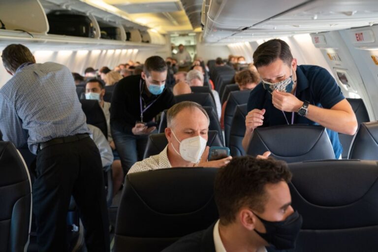 Returning water of Corona! After the reduction in cases, it is no longer mandatory to wear masks on flights