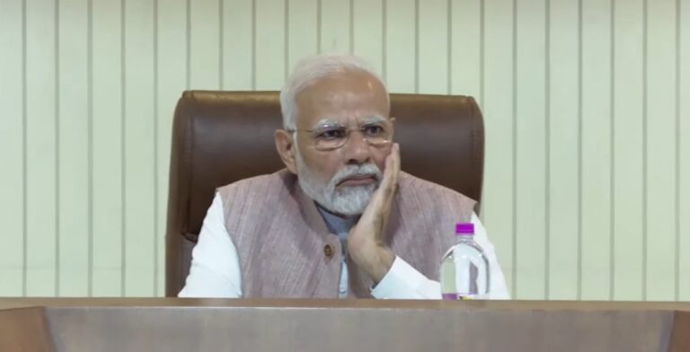 PM Modi spoke at Morbi high level meeting! "Morbi Tragedy Must Be Thoroughly Investigated"