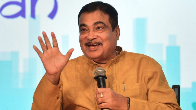 Nitin Gadkari said: 7 cars in a family of three! Both population and vehicles are increasing rapidly