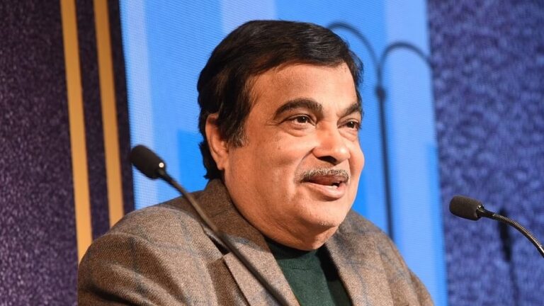 Nitin Gadkari apologized to people from the stage! You will also be shocked to know the reason