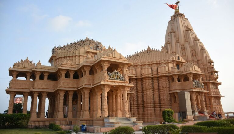 A fraud of 33.38 lakhs was caught in the name of Somnath temple