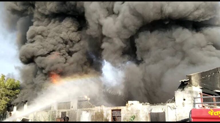 Fire broke out in a closed saree factory in Jetpur and 5 people were seriously burnt in a fire in a room at Metoda GIDC.