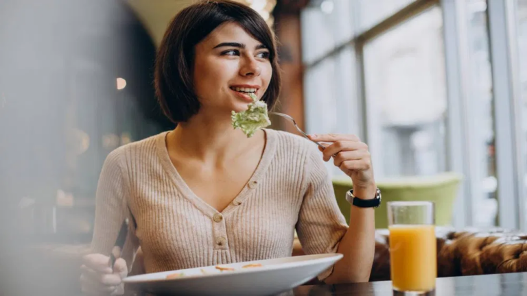 eating-tips-follow-these-tricks-to-avoid-overeating-at-restaurants