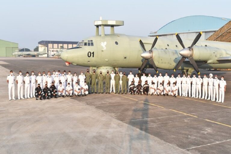 Retired IL 38 aircraft of the Indian Navy will fly for the last time on duty on the occasion of Republic Day.