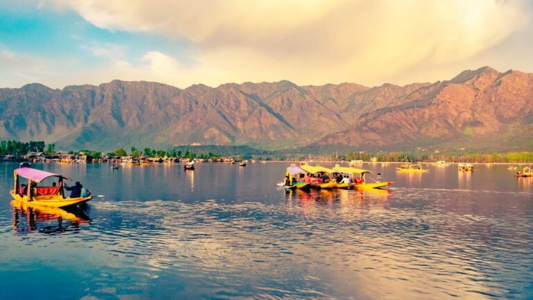 Tourist Places Near Srinagar: From Gulmarg to Sonmarg, these are the beautiful and amazing places to visit around Srinagar