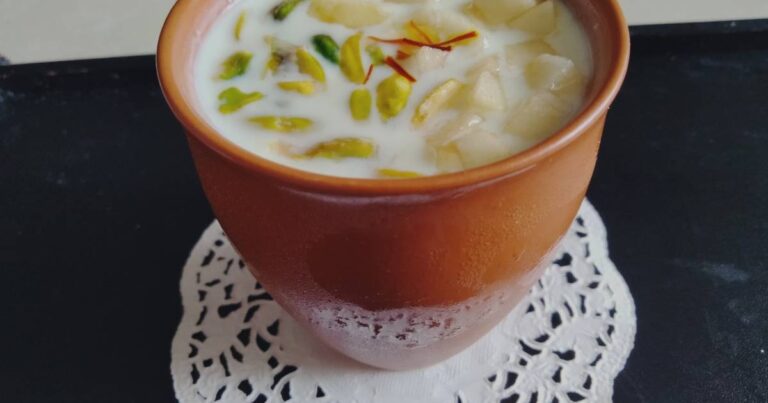 Learn the easy way to make Banaras' special Kulhad Lassi