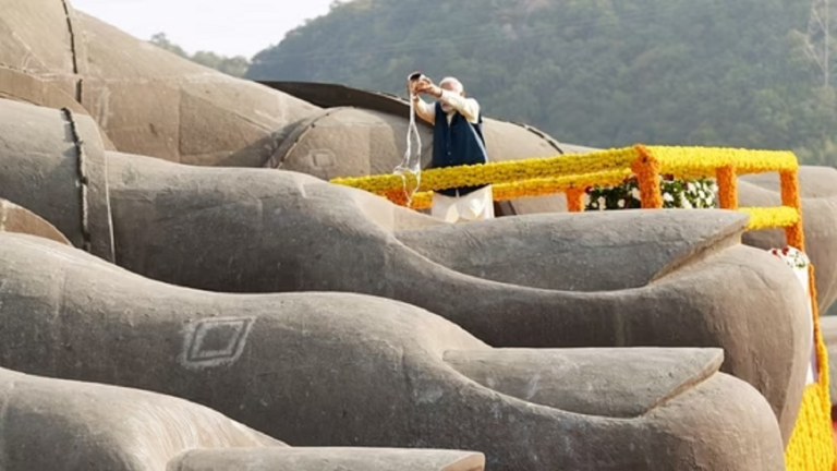 President Murmu at Statue of Unity, PM Modi remembers Sardar Patel, vows unity to nation