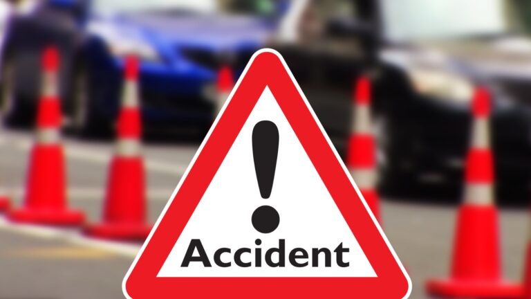 Horrific road accident on Yamuna Expressway, 5 members of a family died