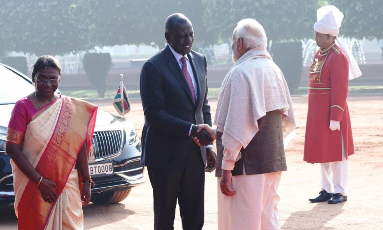 Official reception of Kenyan President at Rashtrapati Bhavan, PM Modi also present