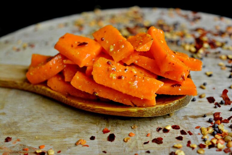 Make carrot pickle in winter, learn the simple recipe and follow these tips