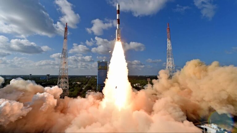 ISRO makes history on New Year's Day, launches XPoSAT satellite; Now the secrets of the black hole will be revealed